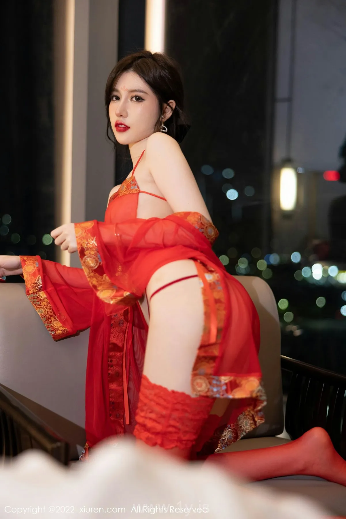 XIUREN(秀人网) No.5619 Lovely & Gorgeous Asian Peri 美桃酱