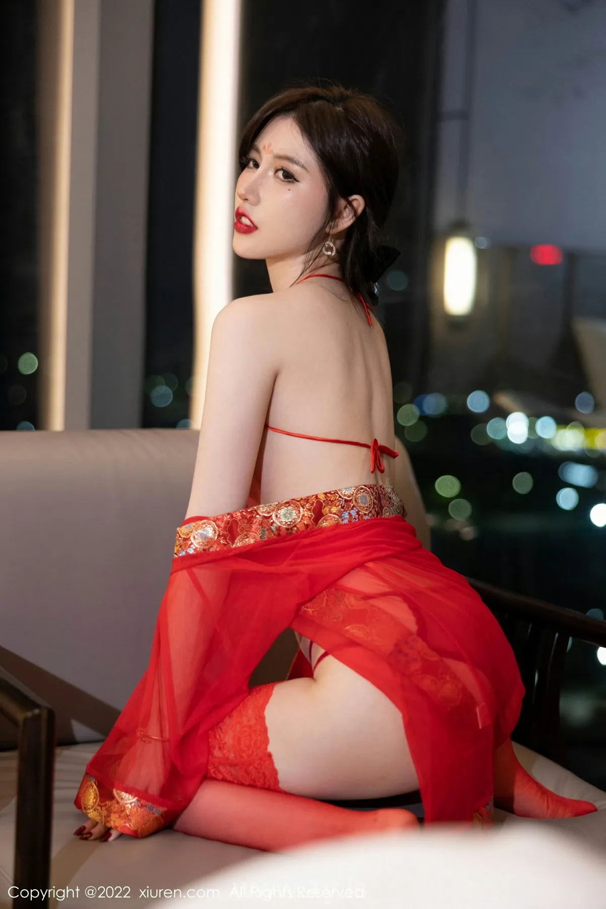 XIUREN(秀人网) No.5619 Lovely & Gorgeous Asian Peri 美桃酱