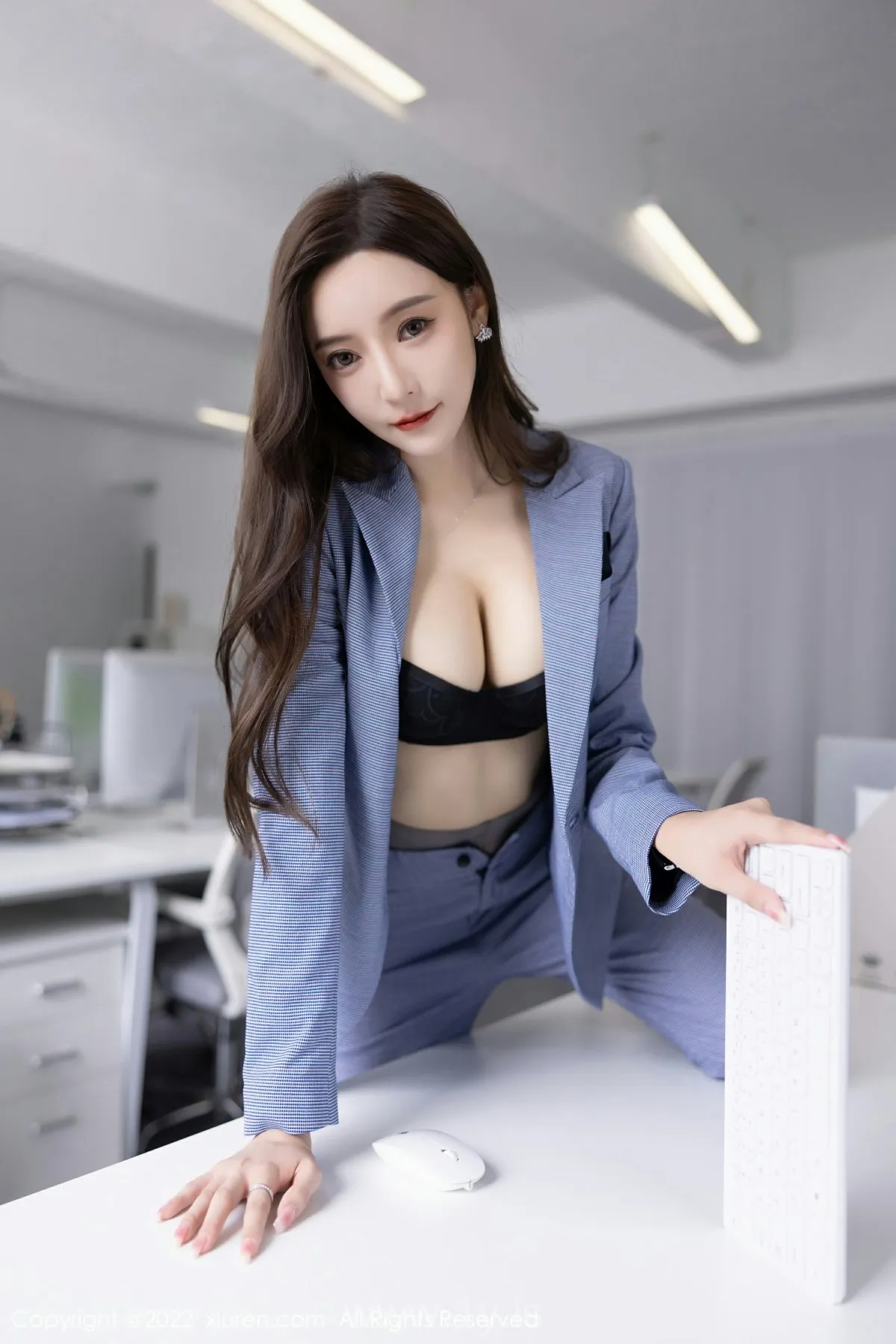 XIUREN(秀人网) No.5629 Fancy & Gorgeous Chinese Cutie 王馨瑶yanni