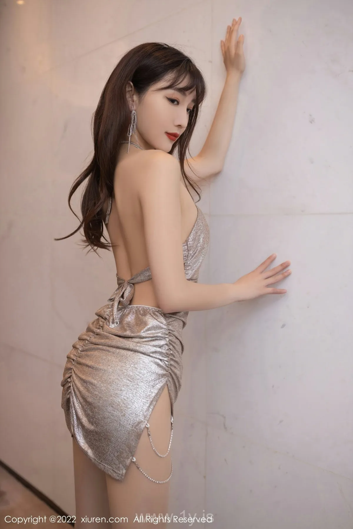 XIUREN(秀人网) No.5630 Irresistible Chinese Babe 陆萱萱