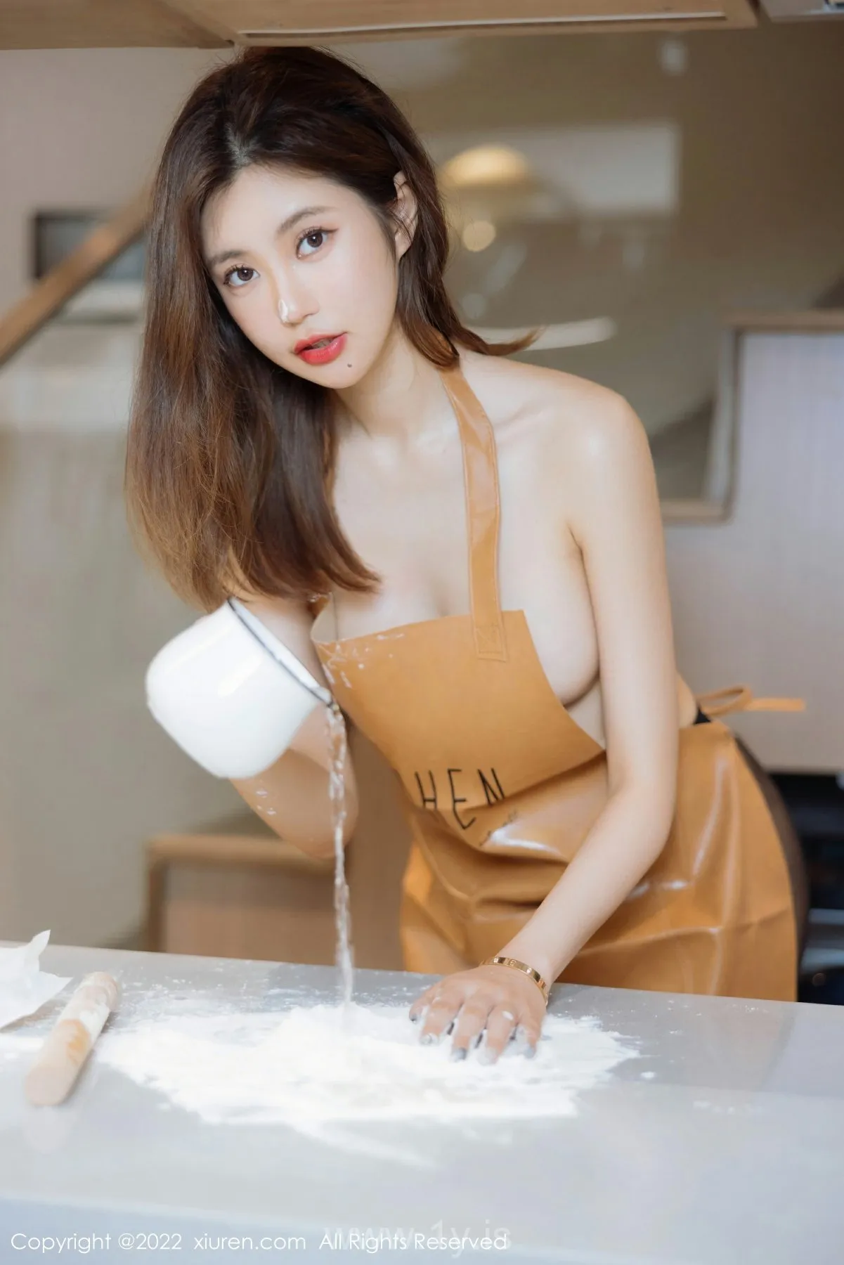XIUREN(秀人网) No.5634 Fashionable Chinese Homebody Girl 绮里嘉ula
