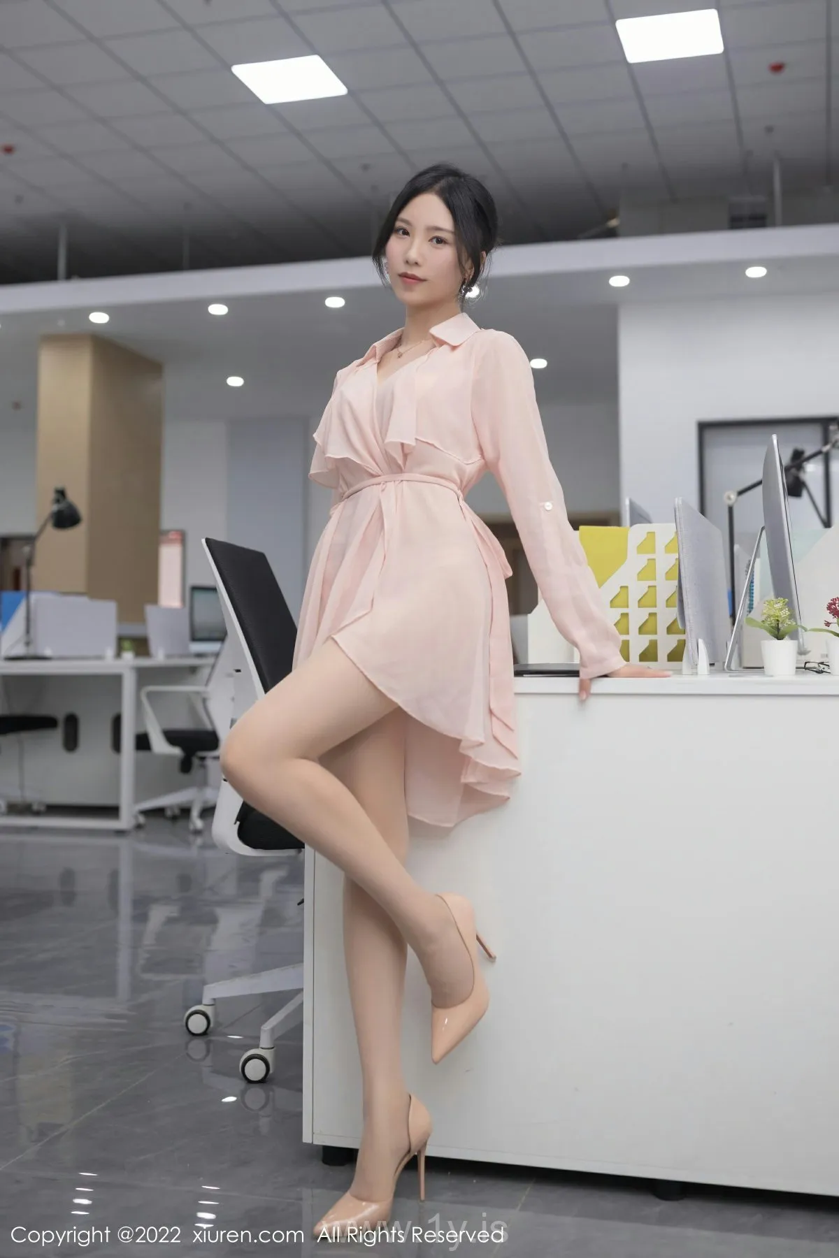 XIUREN(秀人网) No.5657 Well-developed Chinese Model 利世
