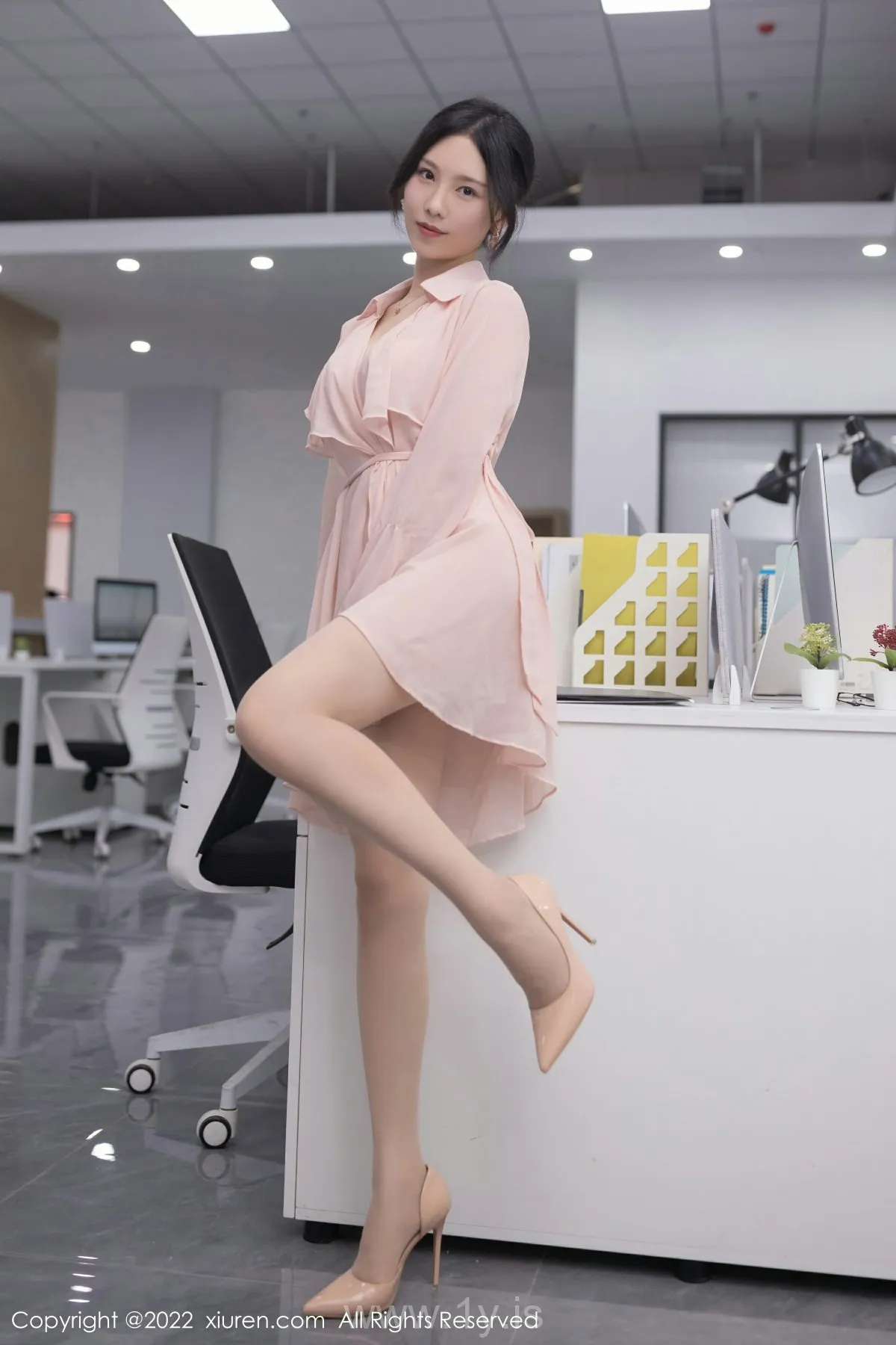 XIUREN(秀人网) No.5657 Well-developed Chinese Model 利世