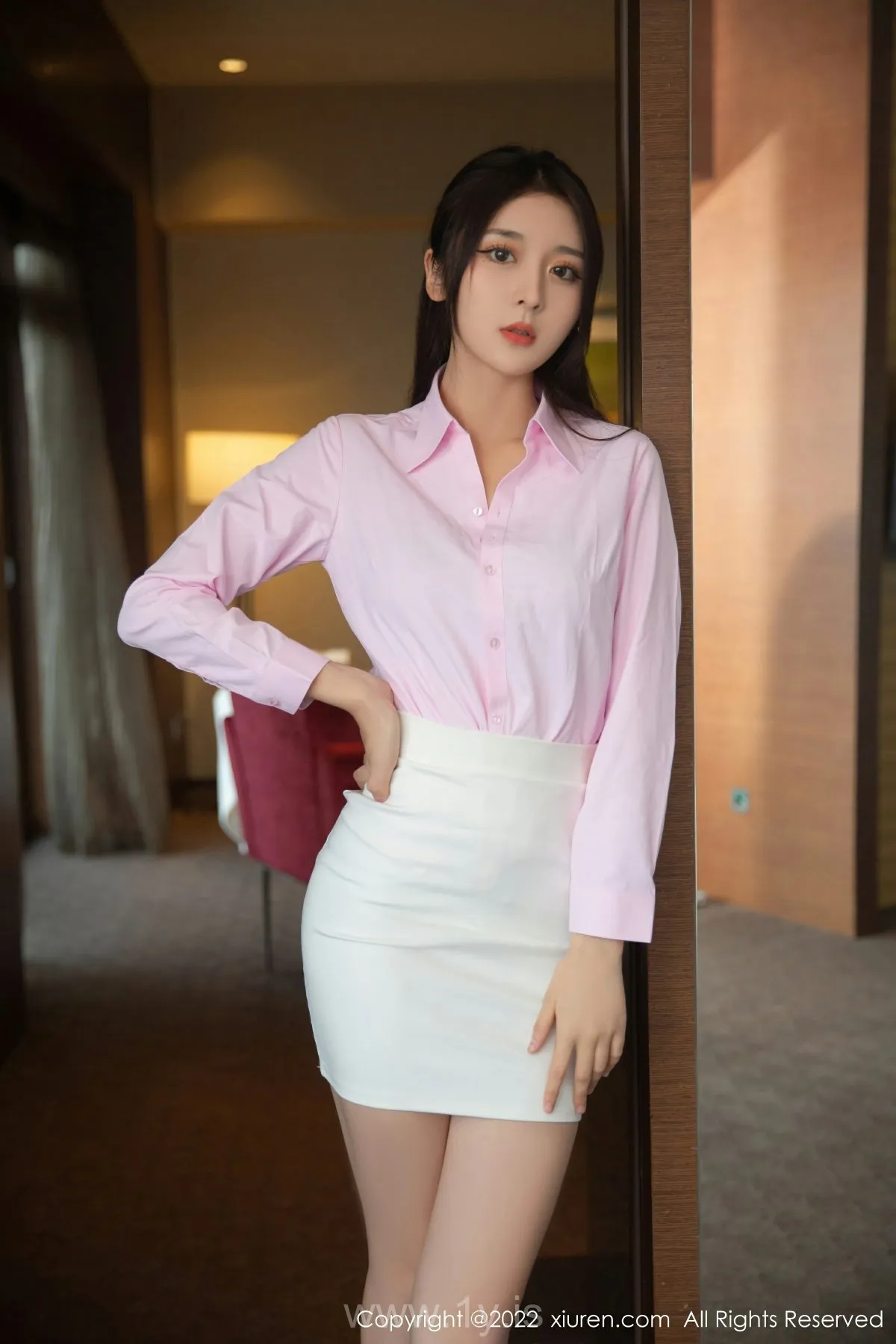 XIUREN(秀人网) No.5667 Classy Asian Chick 夏甜甜