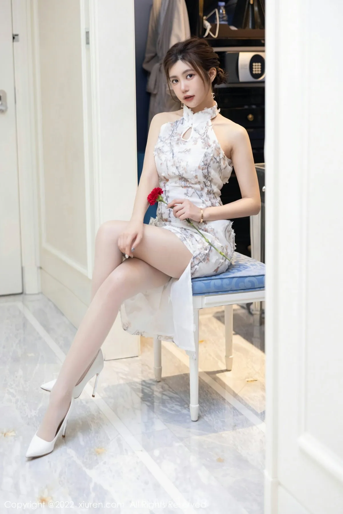 XIUREN(秀人网) No.5713 Good-looking & Extraordinary Asian Mature Princess 绮里嘉ula