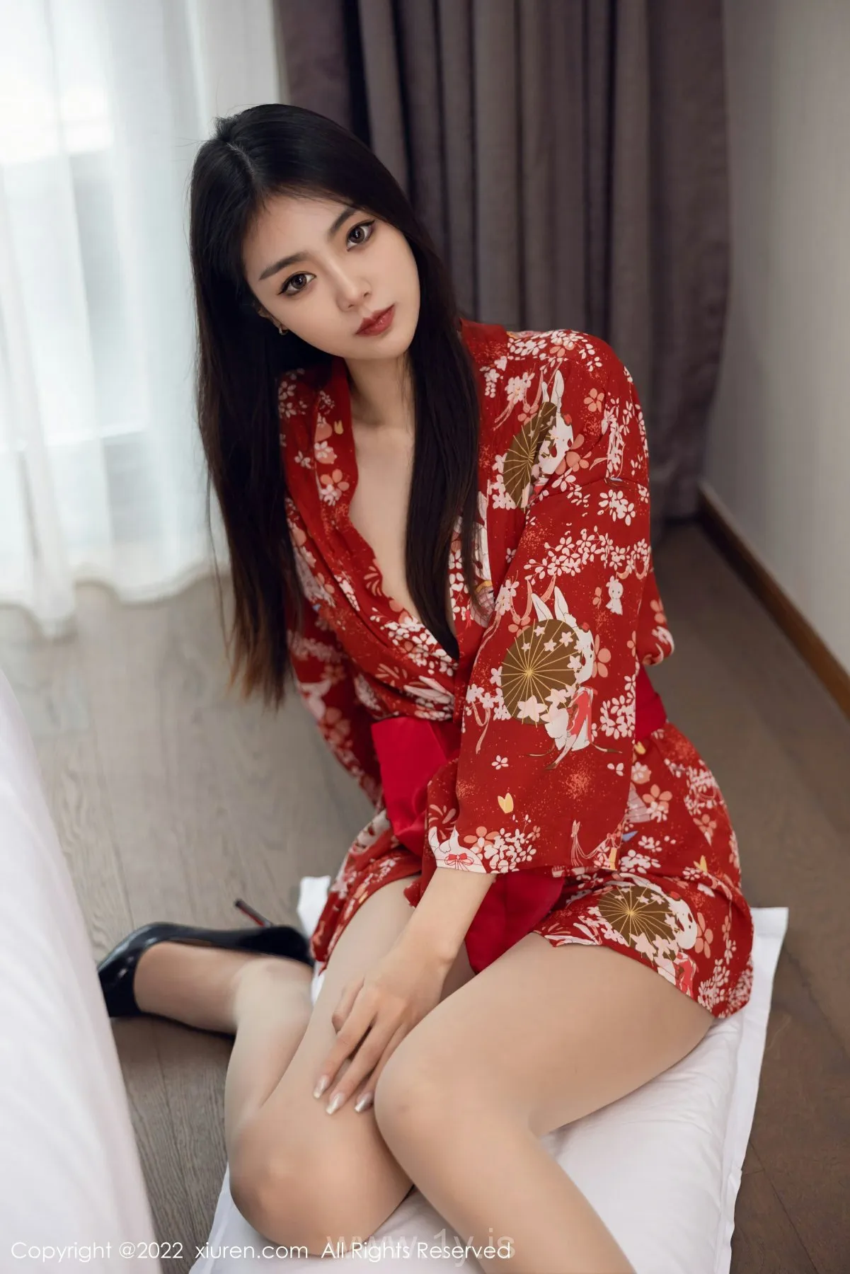 XIUREN(秀人网) No.5736 Stunning & Classy Chinese Mature Princess 可樂Vicky