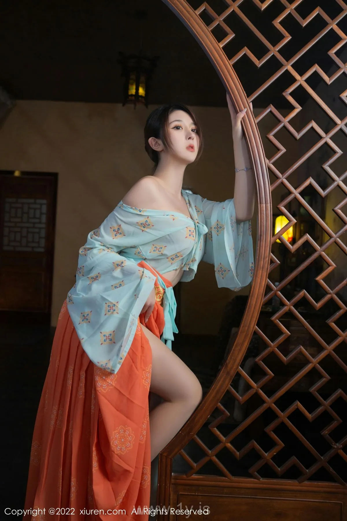 XIUREN(秀人网) No.5772 Hot & Well-developed Asian Goddess 夏甜甜