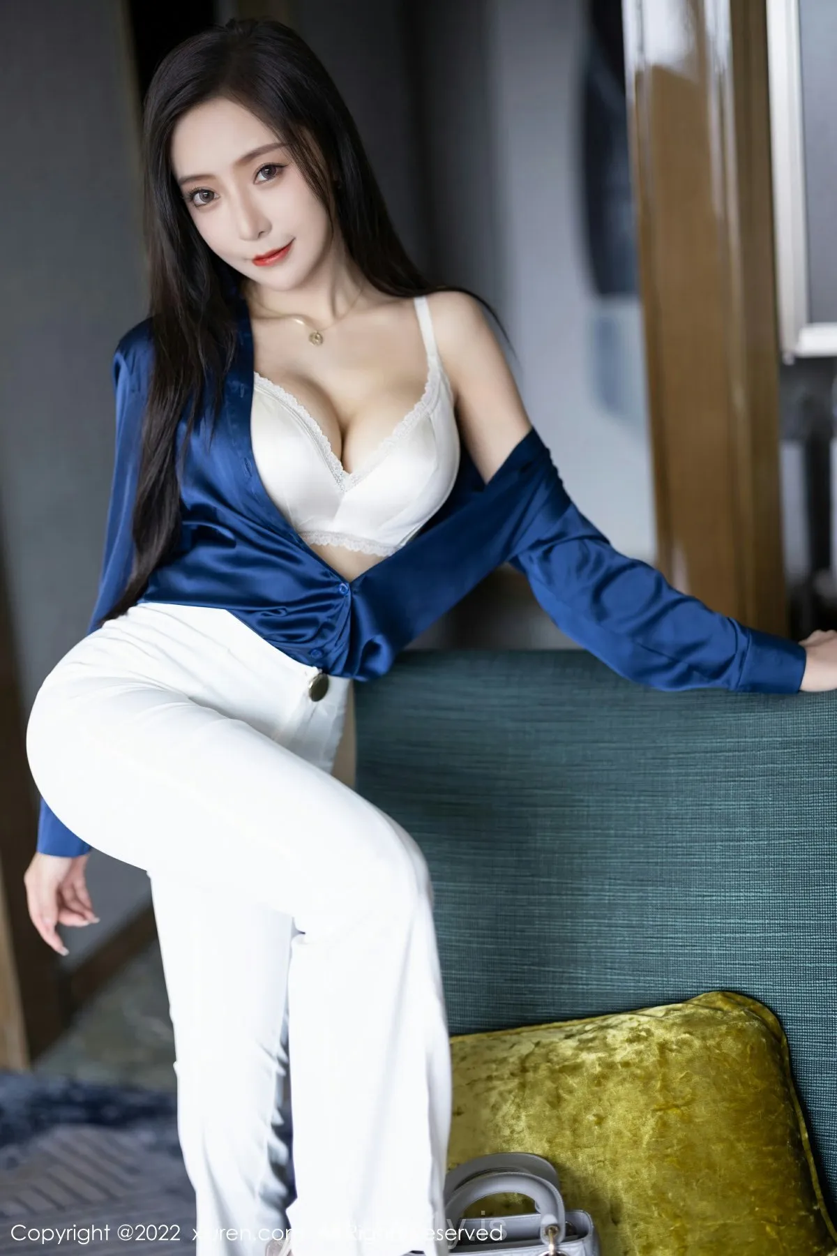 XIUREN(秀人网) No.5790 Stylish Asian Women 王馨瑶yanni