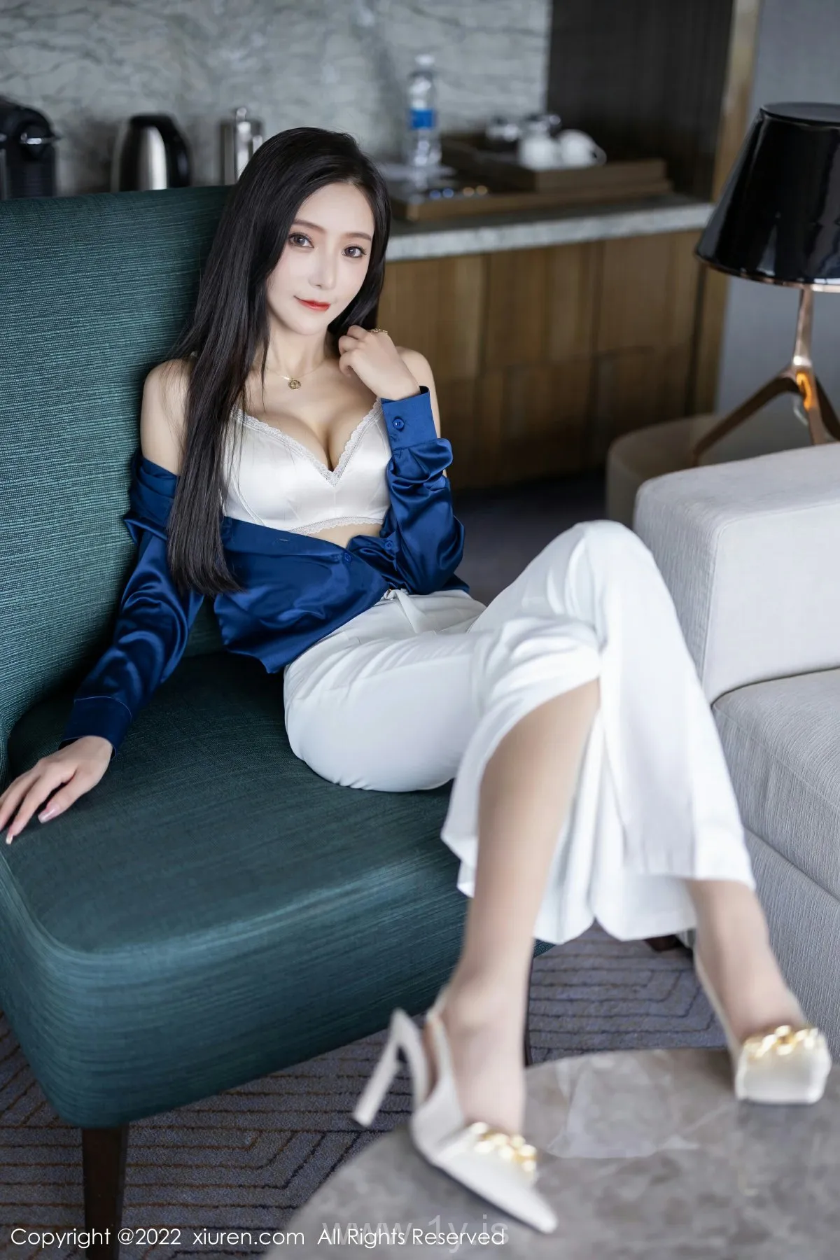 XIUREN(秀人网) No.5790 Stylish Asian Women 王馨瑶yanni