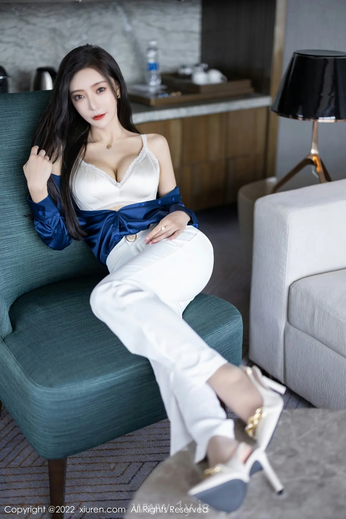 XIUREN(秀人网) No.5790 Stylish Asian Women 王馨瑶yanni