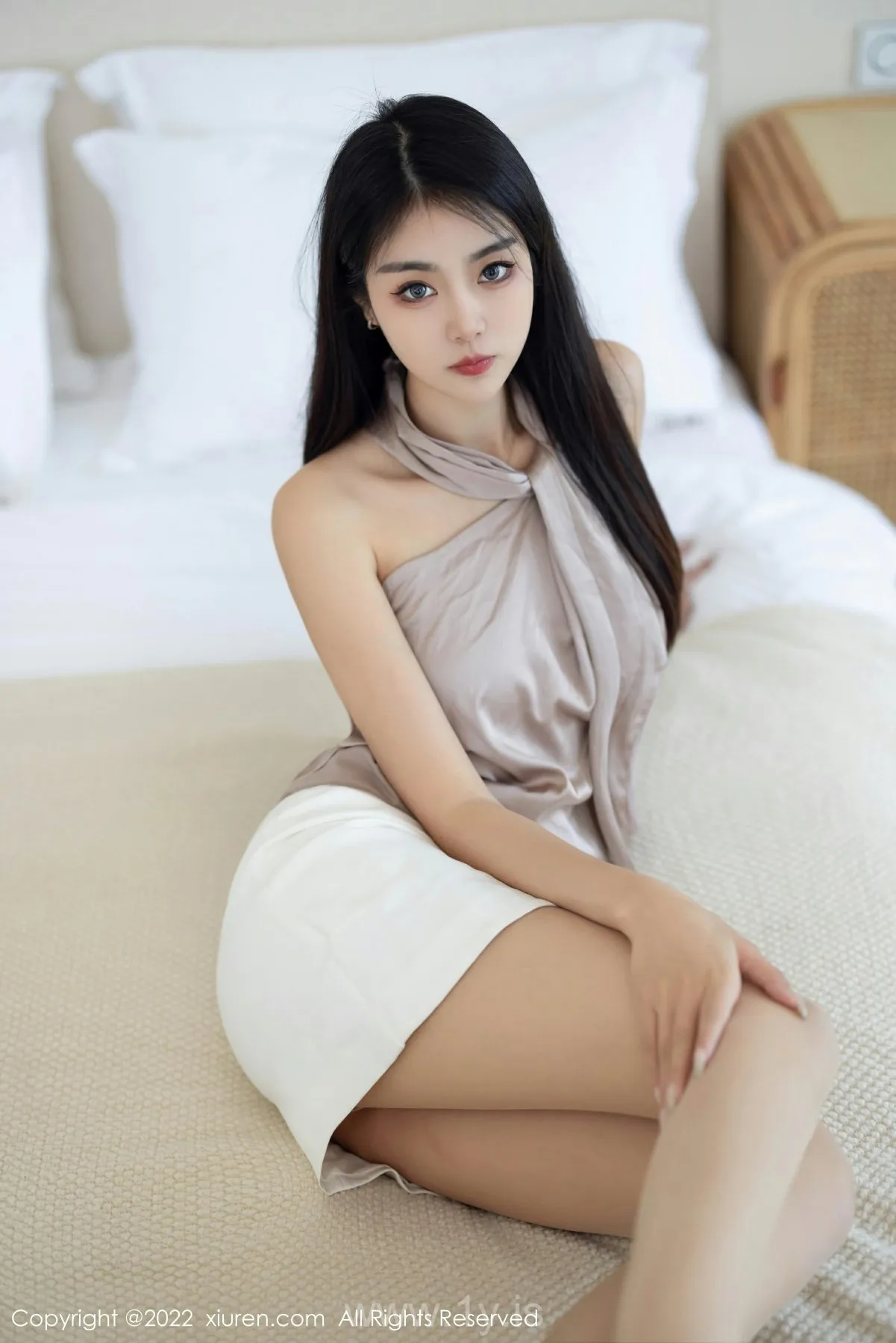 XIUREN(秀人网) No.5804 Elegant & Good-looking Chinese Angel 可樂Vicky