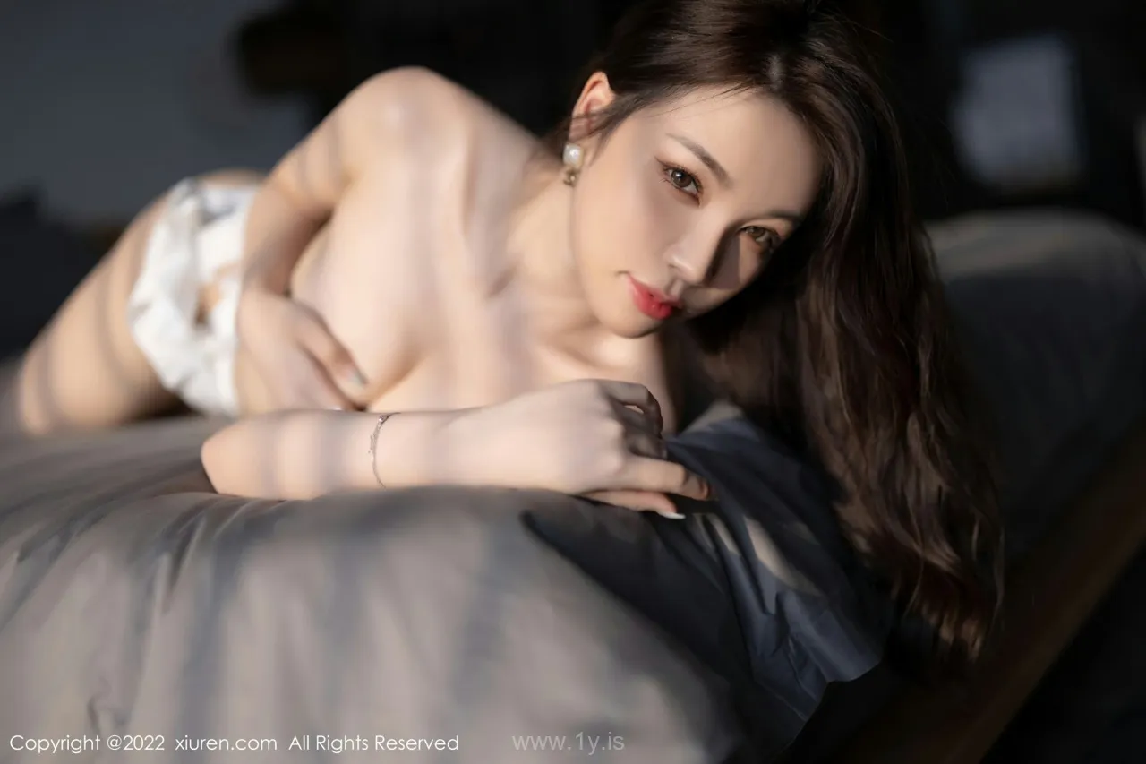 XIUREN(秀人网) No.5810 Breathtaking & Quiet Asian Beauty 徐莉芝Booty