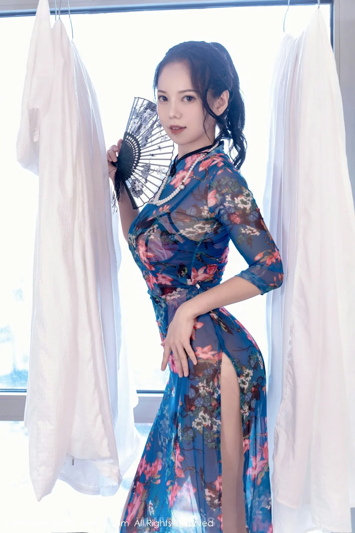 XIUREN(秀人网) No.5819 Well-developed Asian Model 大美妞儿