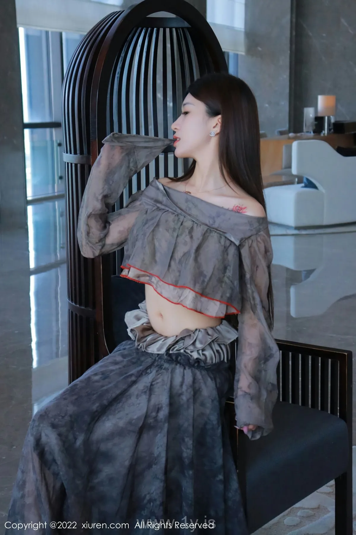 XIUREN(秀人网) No.5857 Appealing Chinese Mature Princess hebe韩心雨