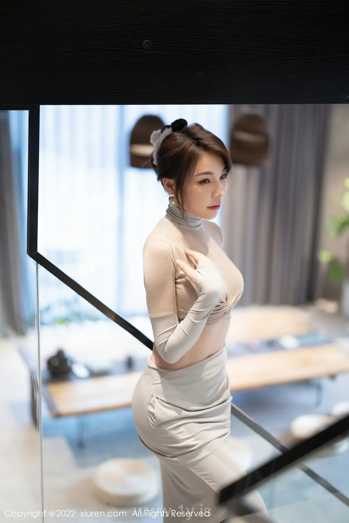 XIUREN(秀人网) No.5895 Graceful & Attractive Asian Mature Princess 徐莉芝Booty