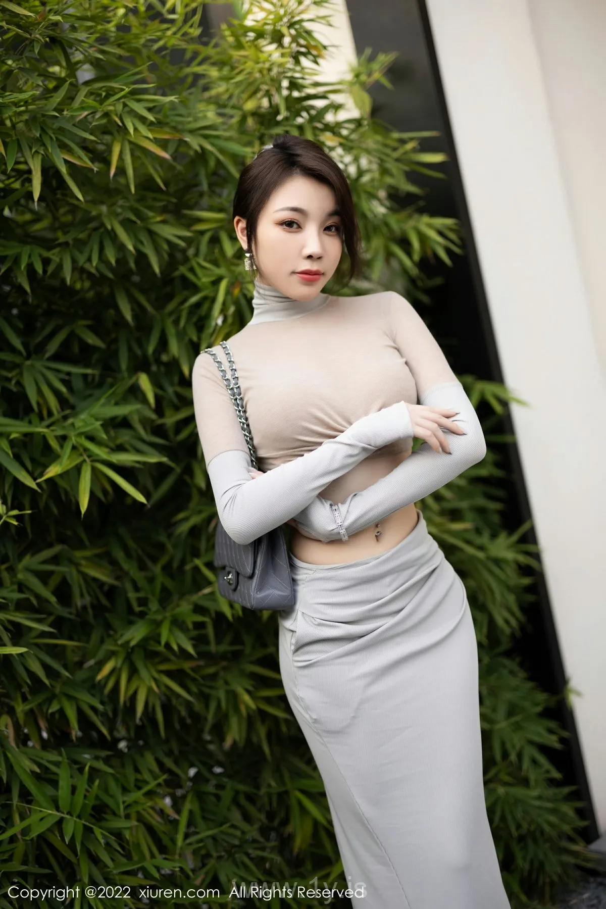 XIUREN(秀人网) No.5895 Graceful & Attractive Asian Mature Princess 徐莉芝Booty