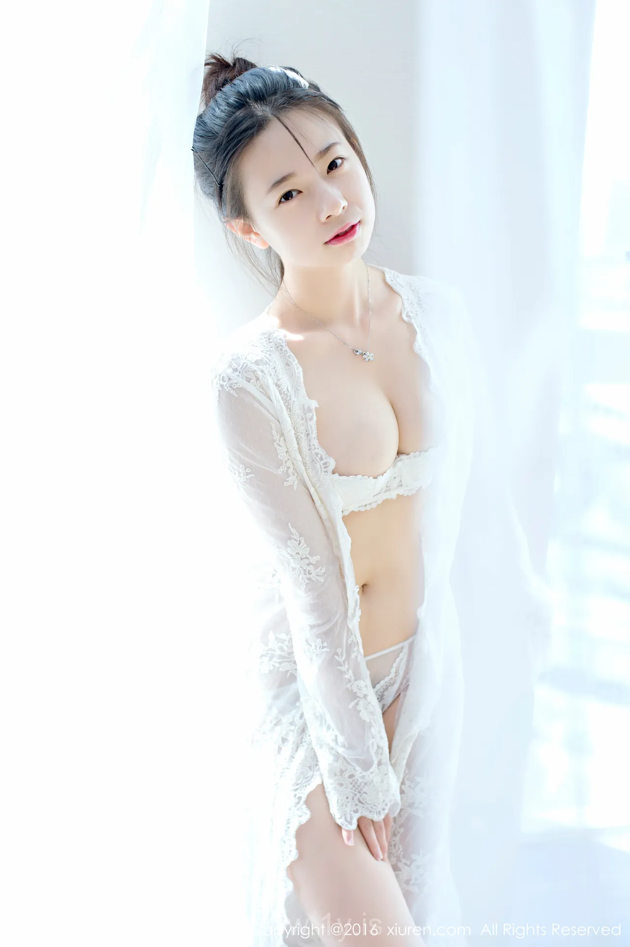 XIUREN(秀人网) NO.641 Good-looking Chinese Beauty 草莓zz