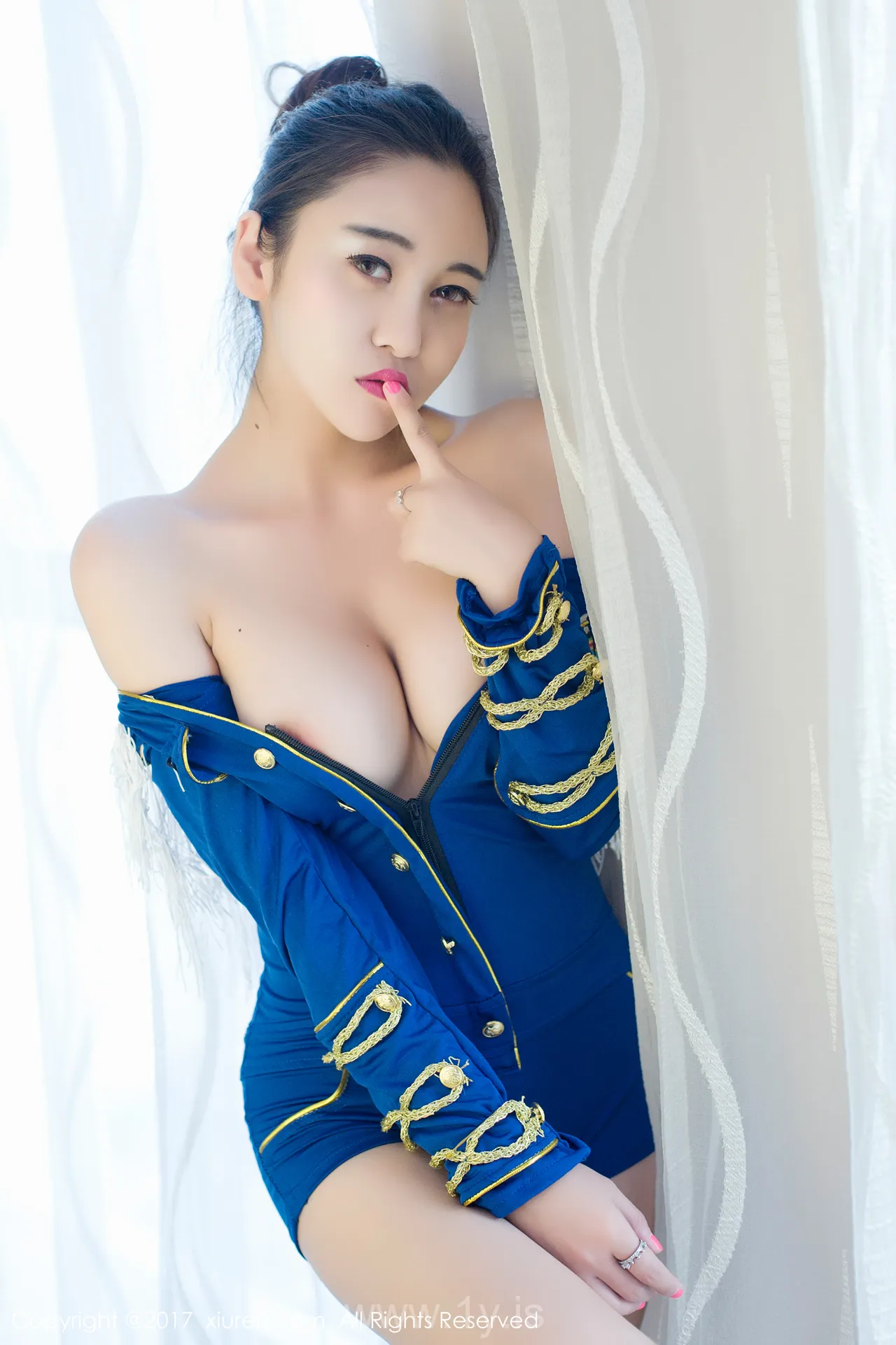 XIUREN(秀人网) NO.677 Pretty & Stunning Asian Goddess 李梓熙
