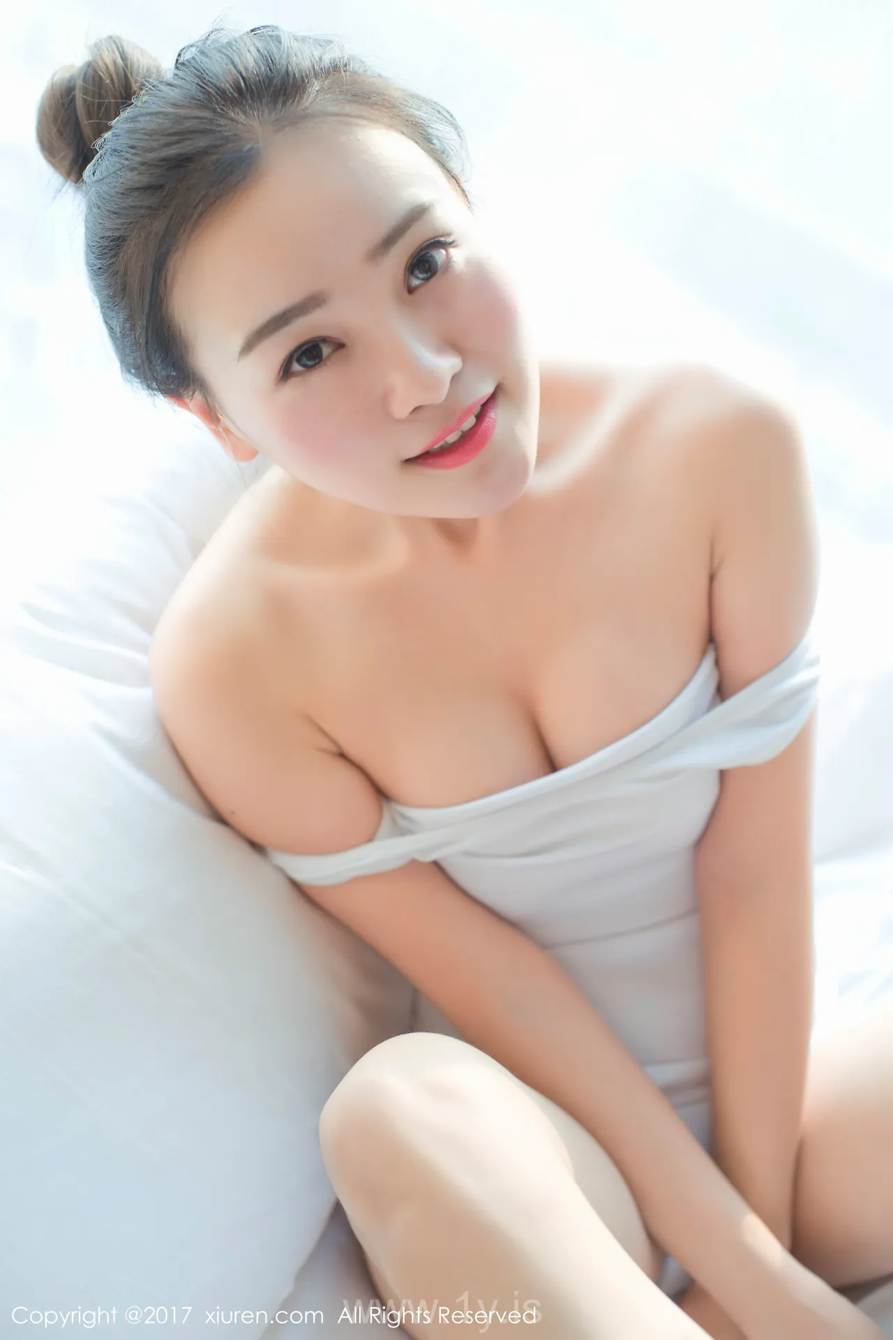 XIUREN(秀人网) NO.684 Good-looking & Sexy Asian Angel 芈琳娜