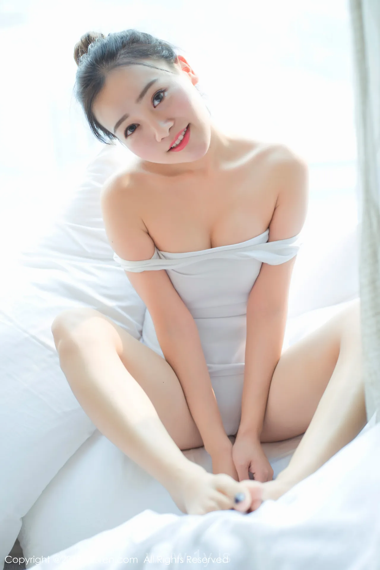 XIUREN(秀人网) NO.684 Good-looking & Sexy Asian Angel 芈琳娜