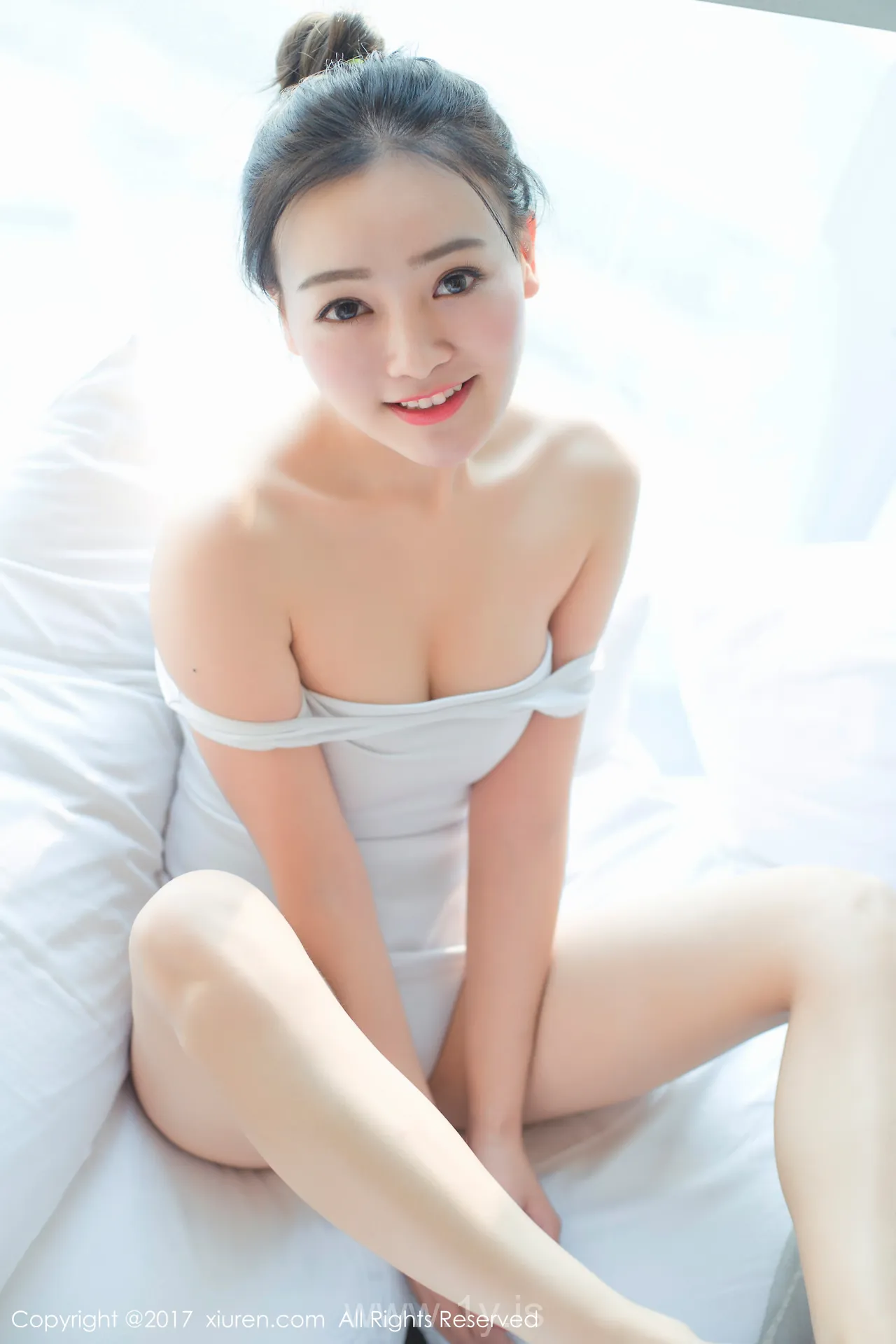 XIUREN(秀人网) NO.684 Good-looking & Sexy Asian Angel 芈琳娜