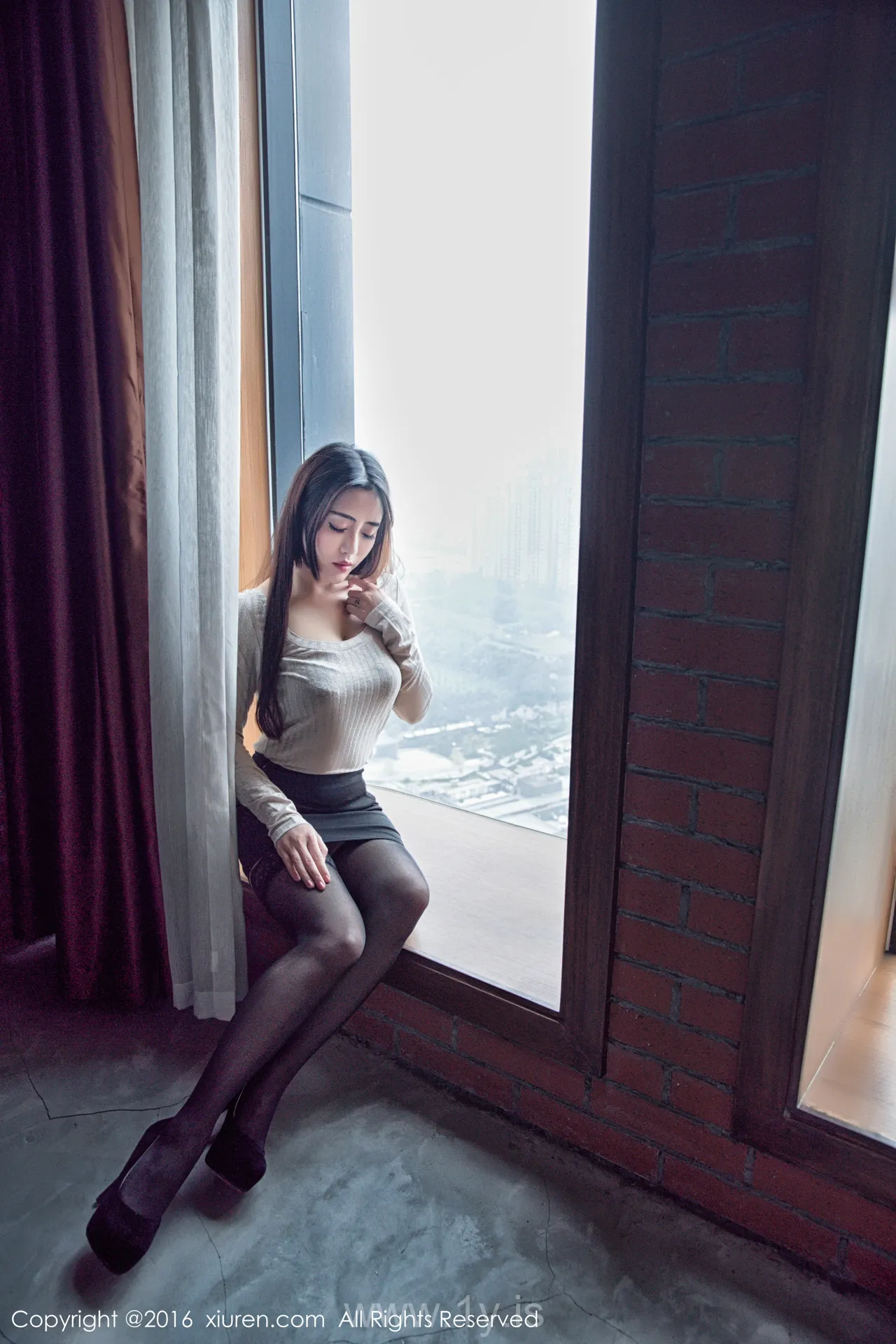 XIUREN(秀人网) NO.733 Knockout & Stylish Chinese Babe 兜豆靓Youlina