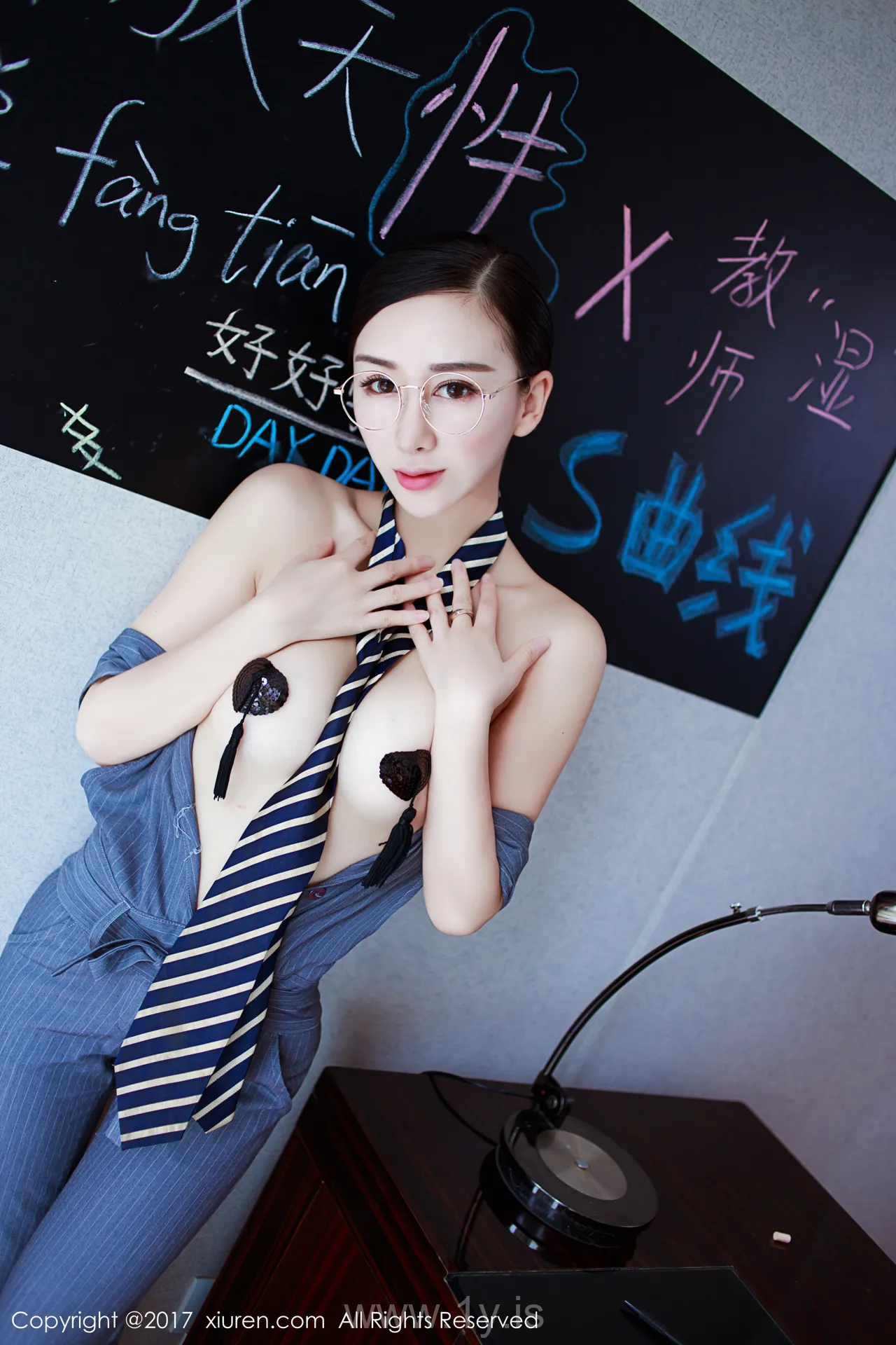 XIUREN(秀人网) NO.852 Fancy & Hot Asian Hottie 邹晶晶女王