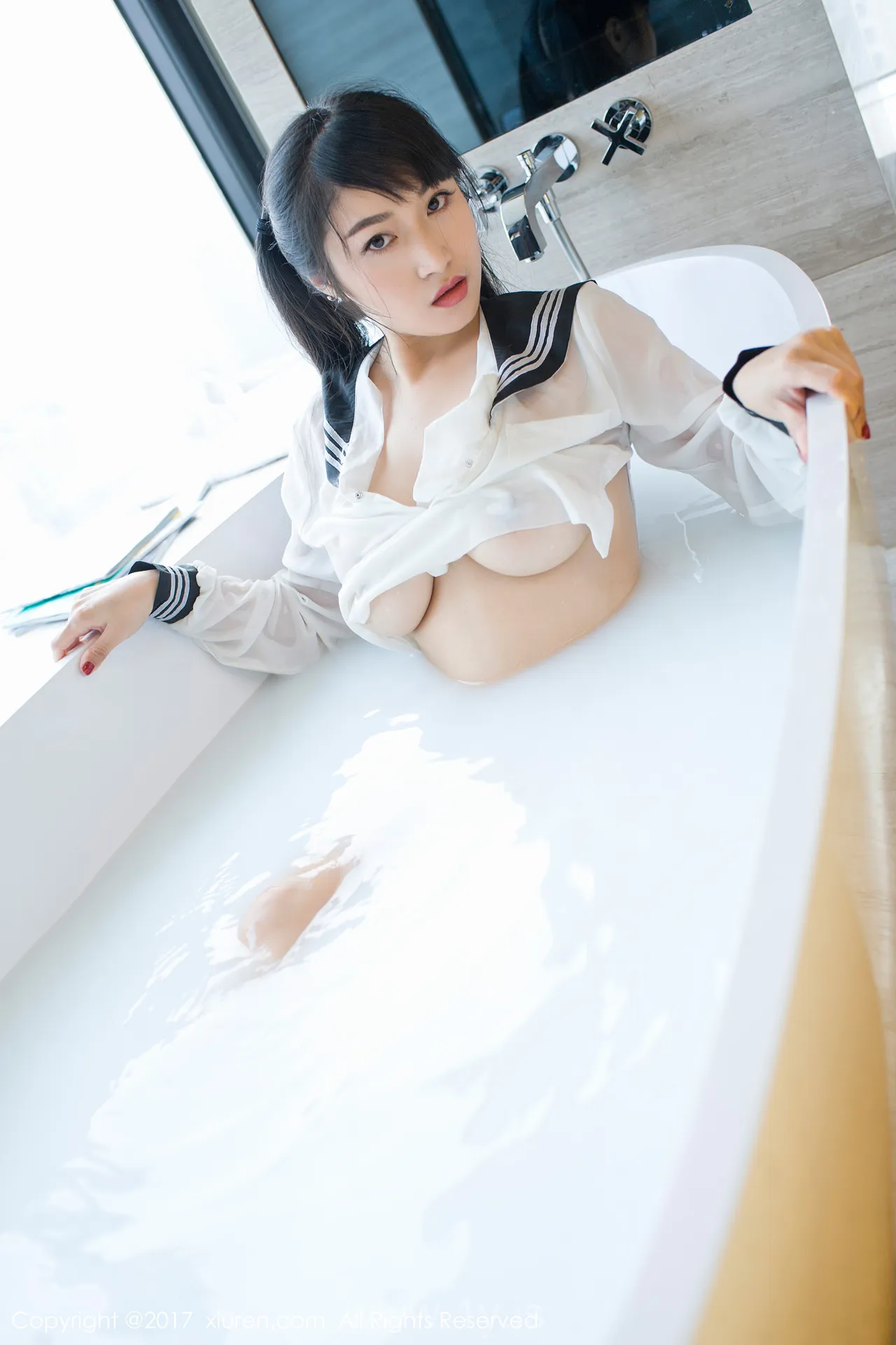 XIUREN(秀人网) NO.853 Well-developed & Slender Asian Homebody Girl 盼盼龙女sunny