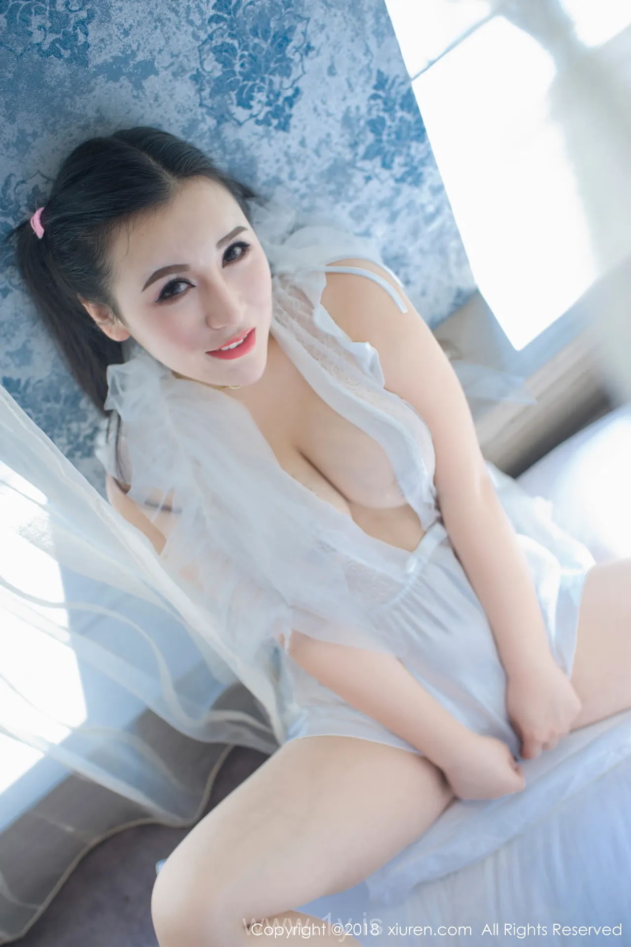 XIUREN(秀人网) NO.1034 Good-looking & Charming Chinese Chick MODEL伊若