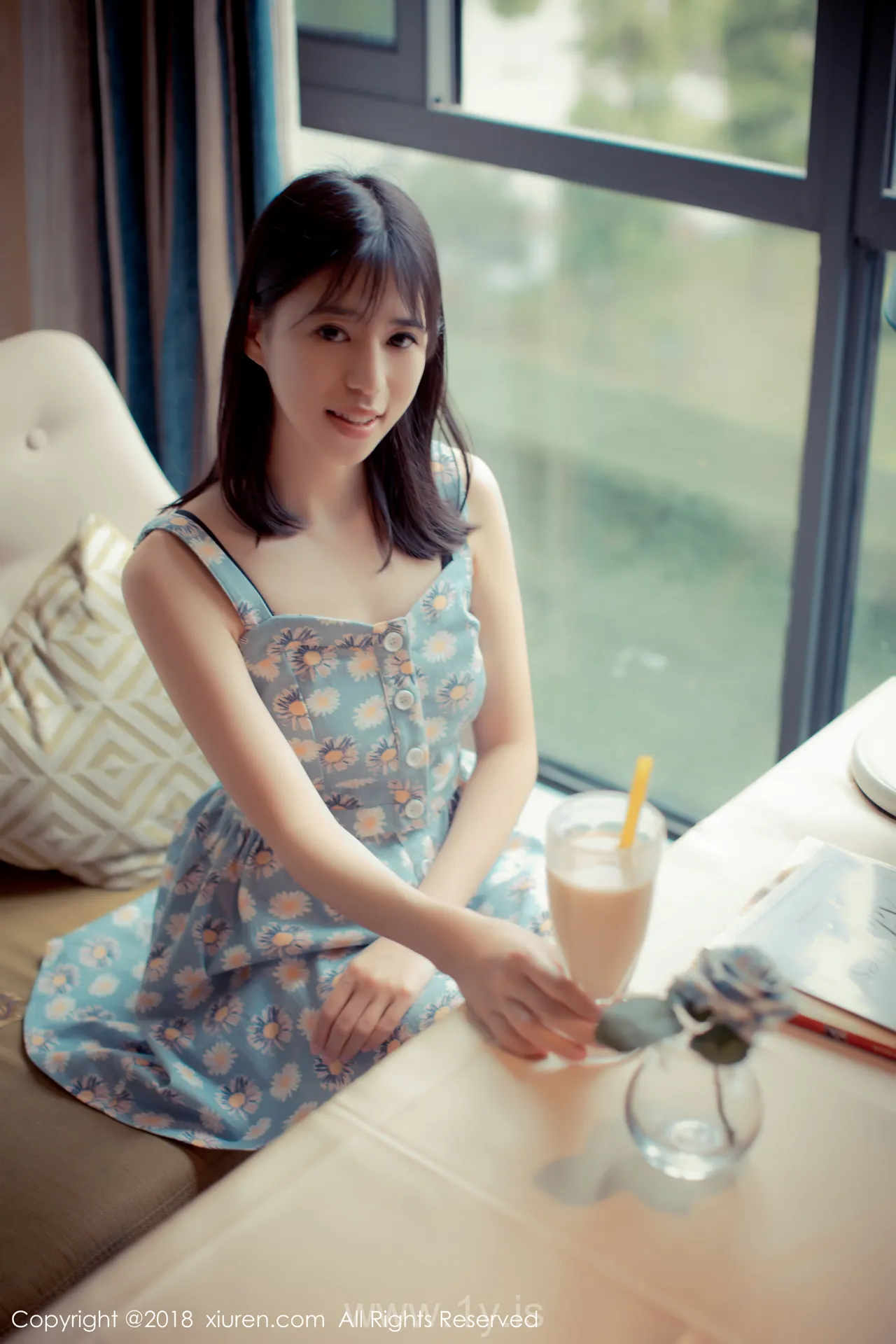 XIUREN(秀人网) NO.1057 Slender & Cute Chinese Hottie 艾栗栗栗栗栗栗吖