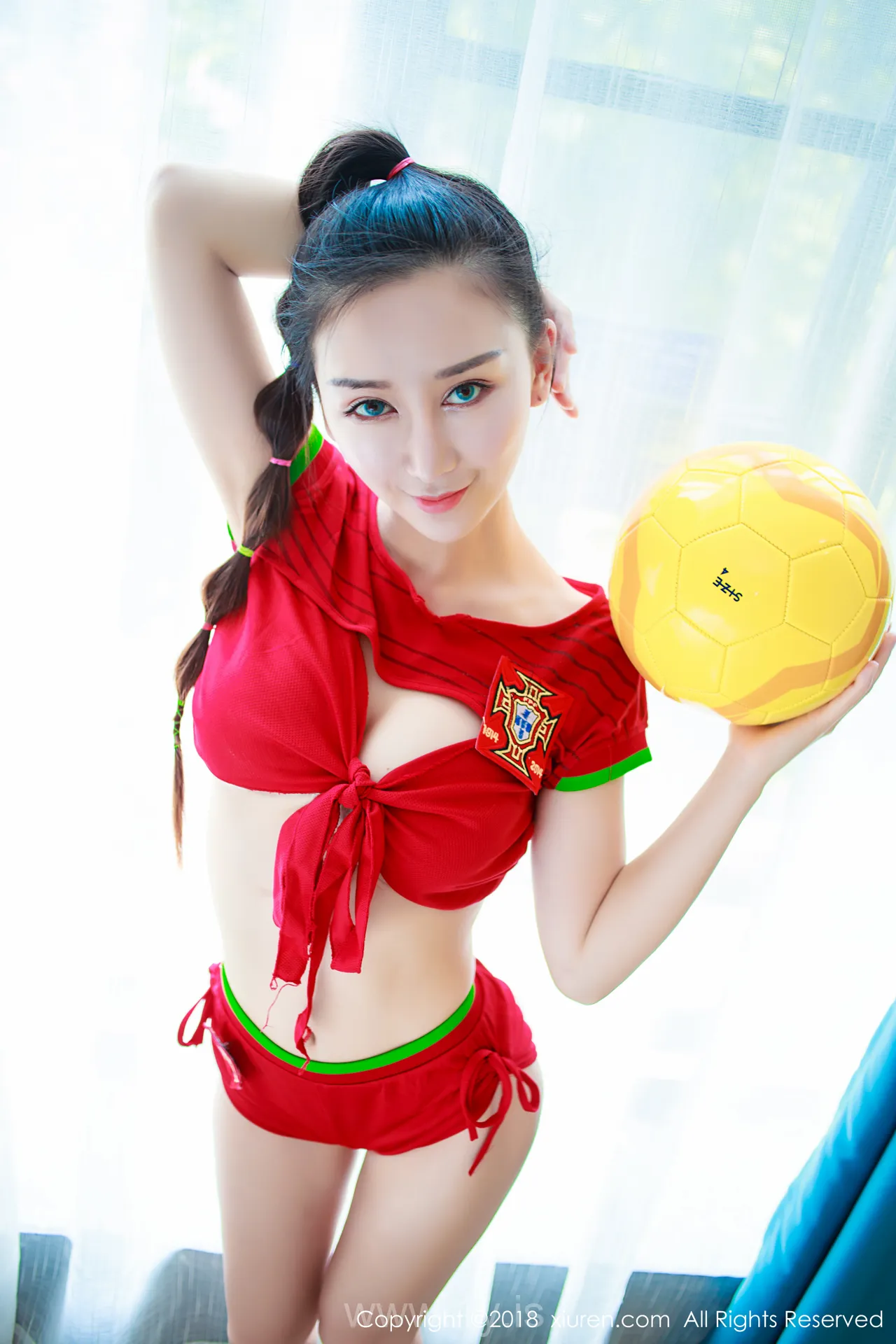 XIUREN(秀人网) NO.1061 Elegant & Pretty Asian Peri 邹晶晶女王