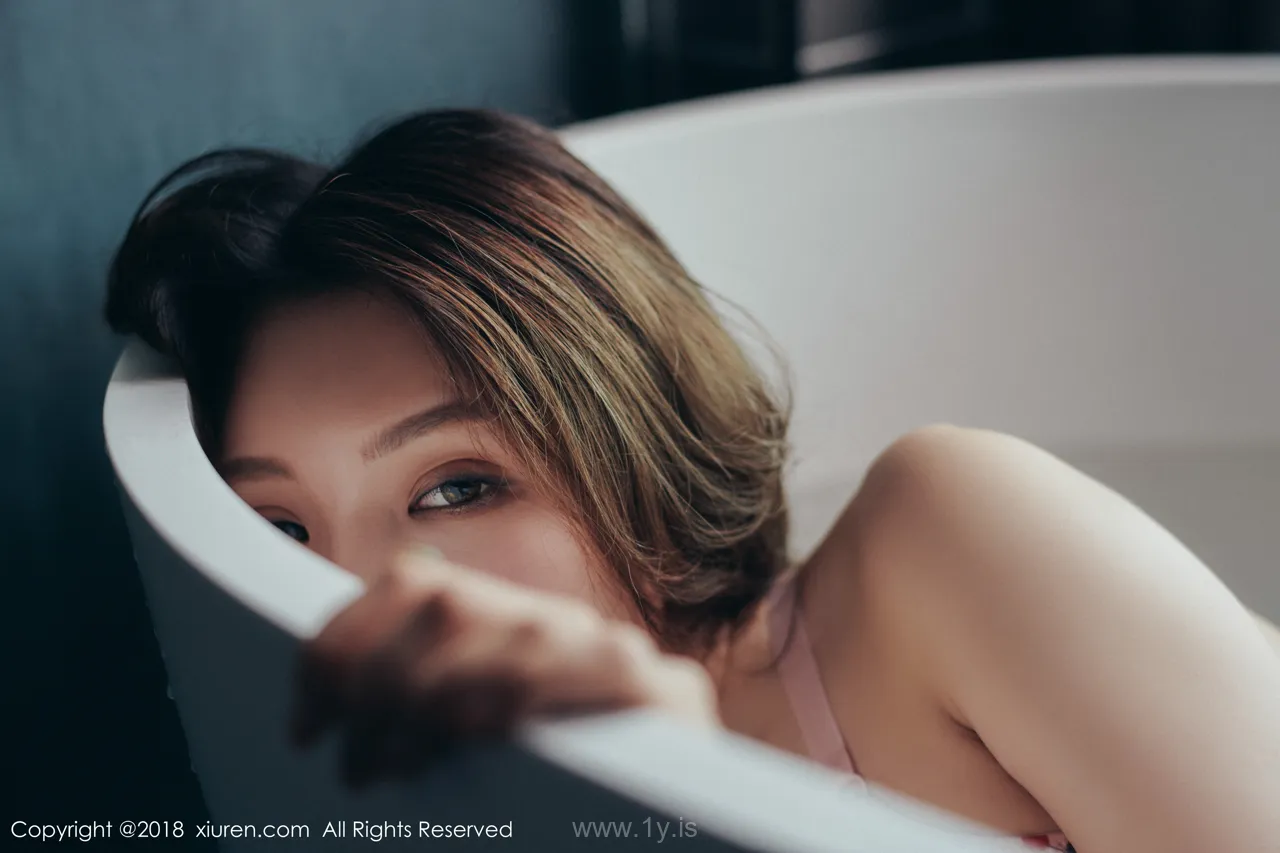 XIUREN(秀人网) NO.1200 Pretty Asian Cougar 黄楽然