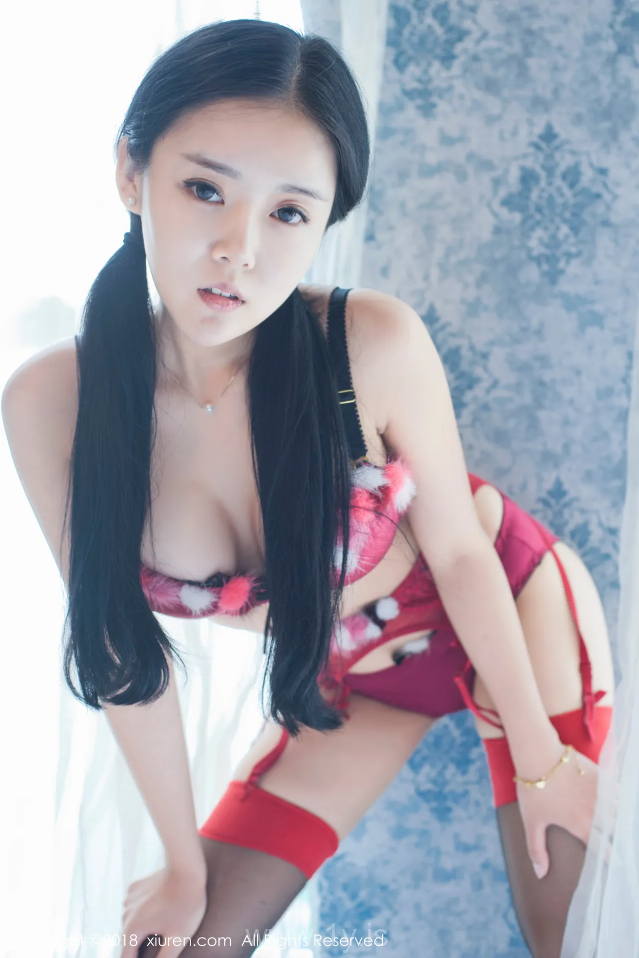 XIUREN(秀人网) NO.932 Fashionable Chinese Mature Princess 红气球