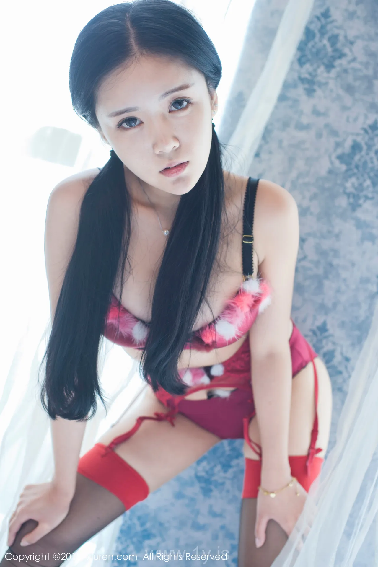 XIUREN(秀人网) NO.932 Fashionable Chinese Mature Princess 红气球