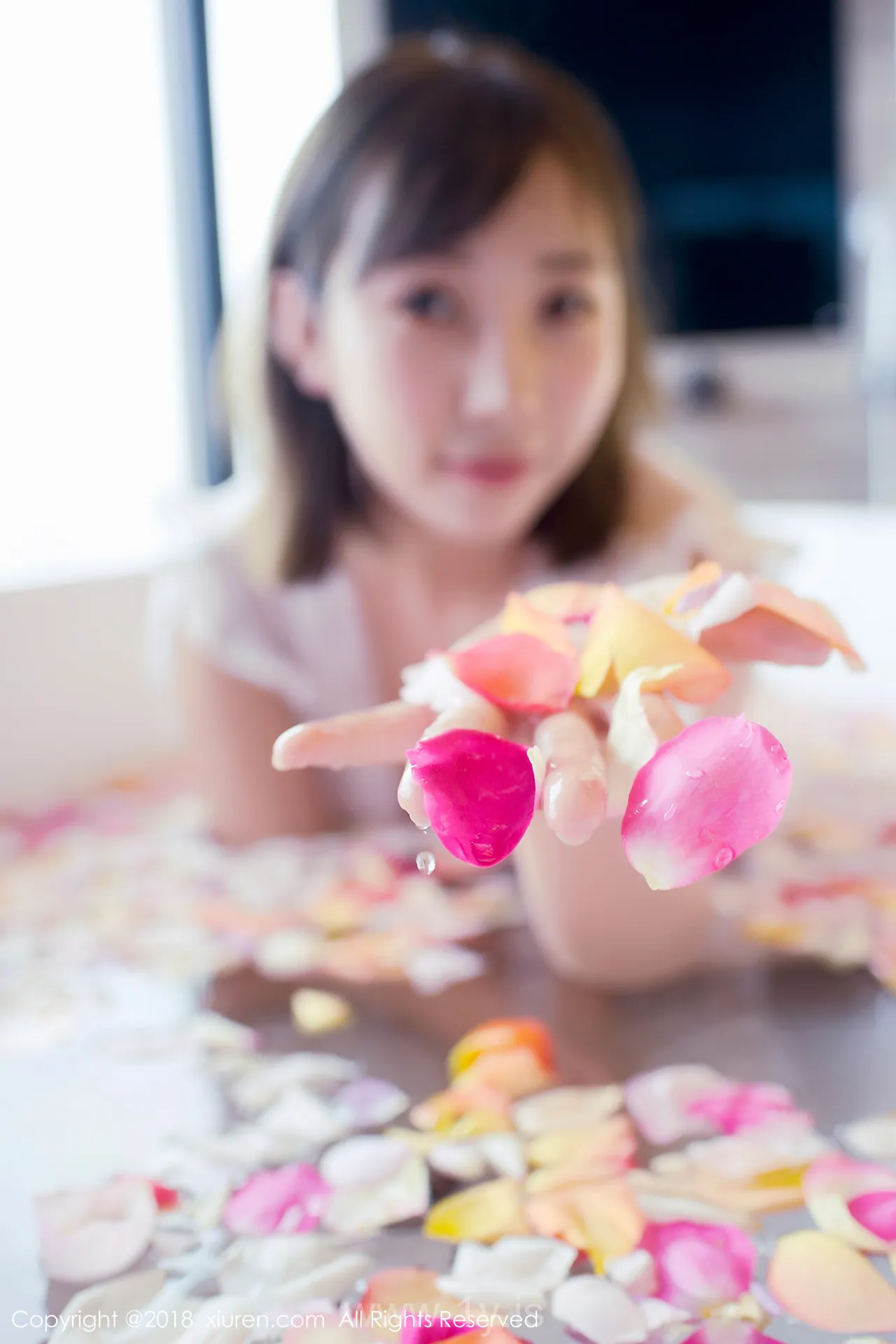 XIUREN(秀人网) NO.981 Graceful & Adorable Chinese Peri 枝恩